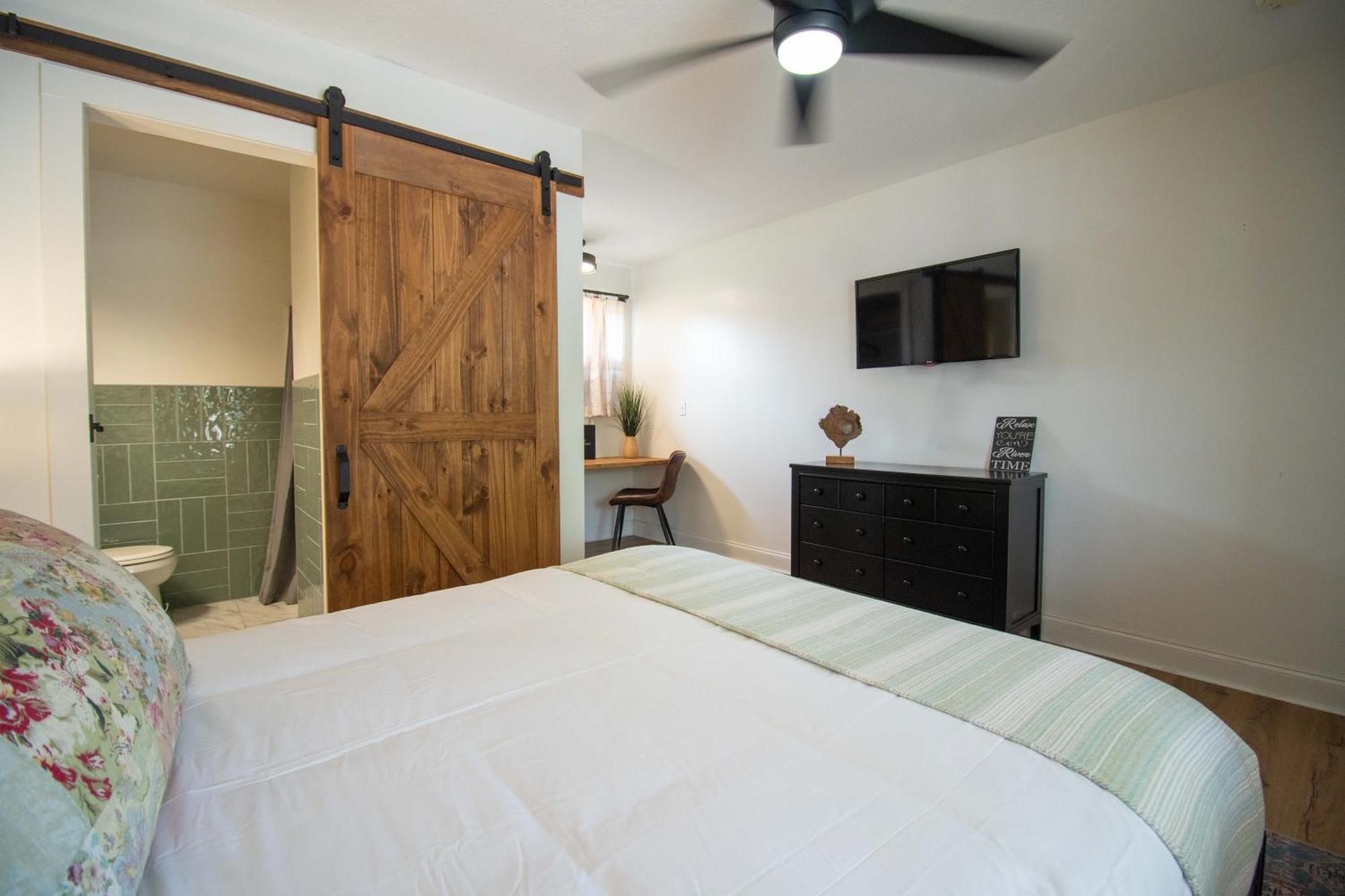 Carlton Marion Inn Yellville Room photo