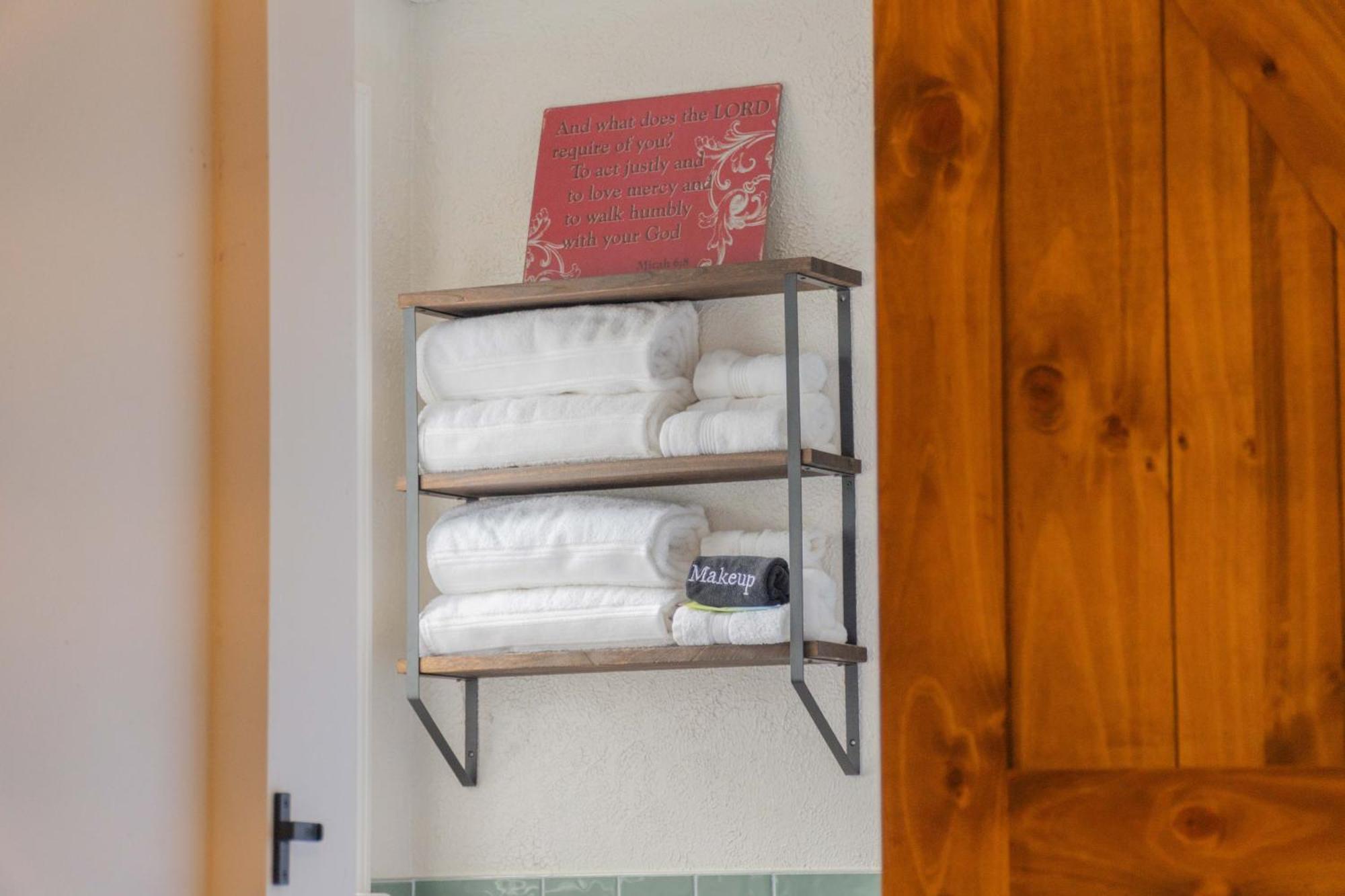 Carlton Marion Inn Yellville Room photo
