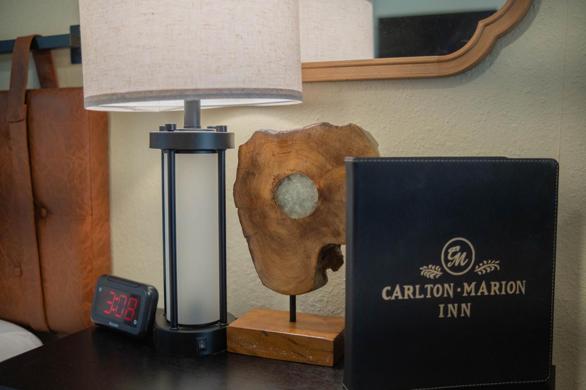 Carlton Marion Inn Yellville Room photo